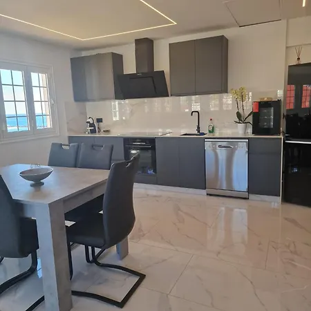 Azure Bliss أذيخي