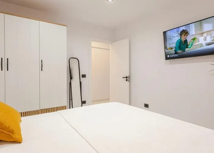 Azure Bliss Apartment *